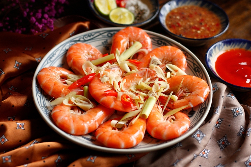 món ăn nhà hàng từ tôm sú đông lạnh