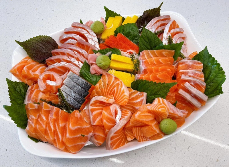 sashimi cá hồi tươi