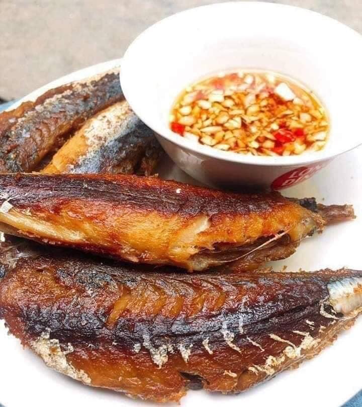cá nục chiên giòn