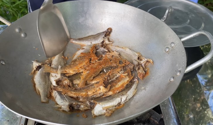 khô cá đù chiên giòn