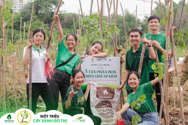5 tấn phân trùn quế trồng mới 640 cây xanh tại khu đô thị Đại học Quốc gia TP. Hồ Chí Minh